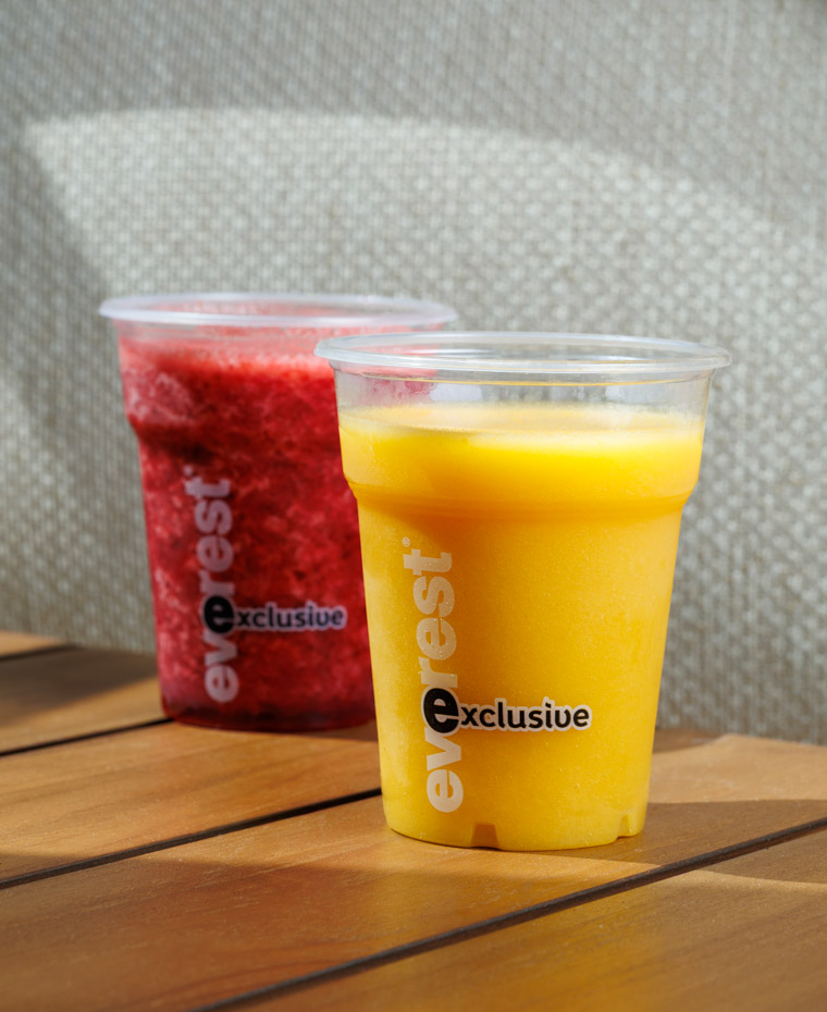 Smoothies με μάνγκο & φρούτα του δάσους